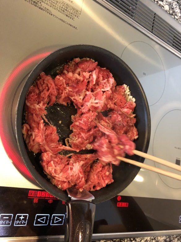 パクチーの香り香る牛肉のナンプラー炒めの作り方